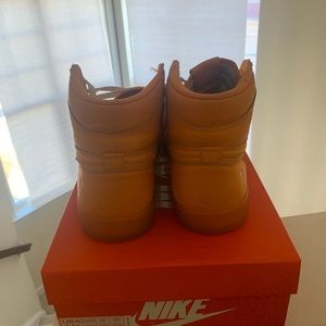Jordan 1 Gatorade’s orange